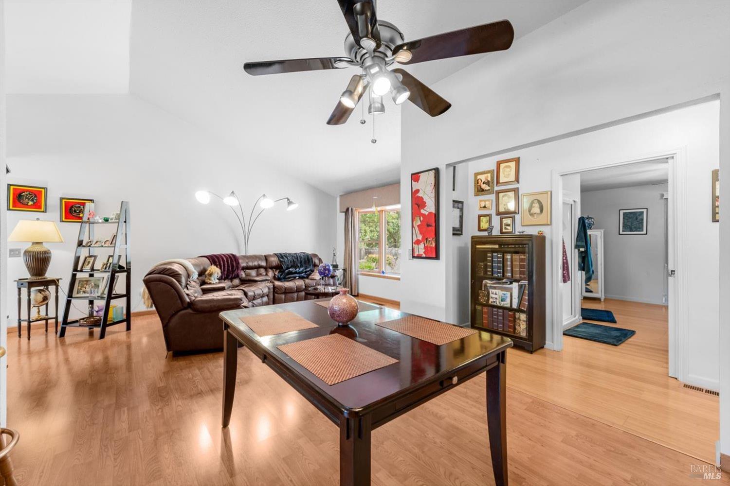 Detail Gallery Image 10 of 72 For 3451 Astoria Cir, Fairfield,  CA 94534 - 5 Beds | 3/1 Baths