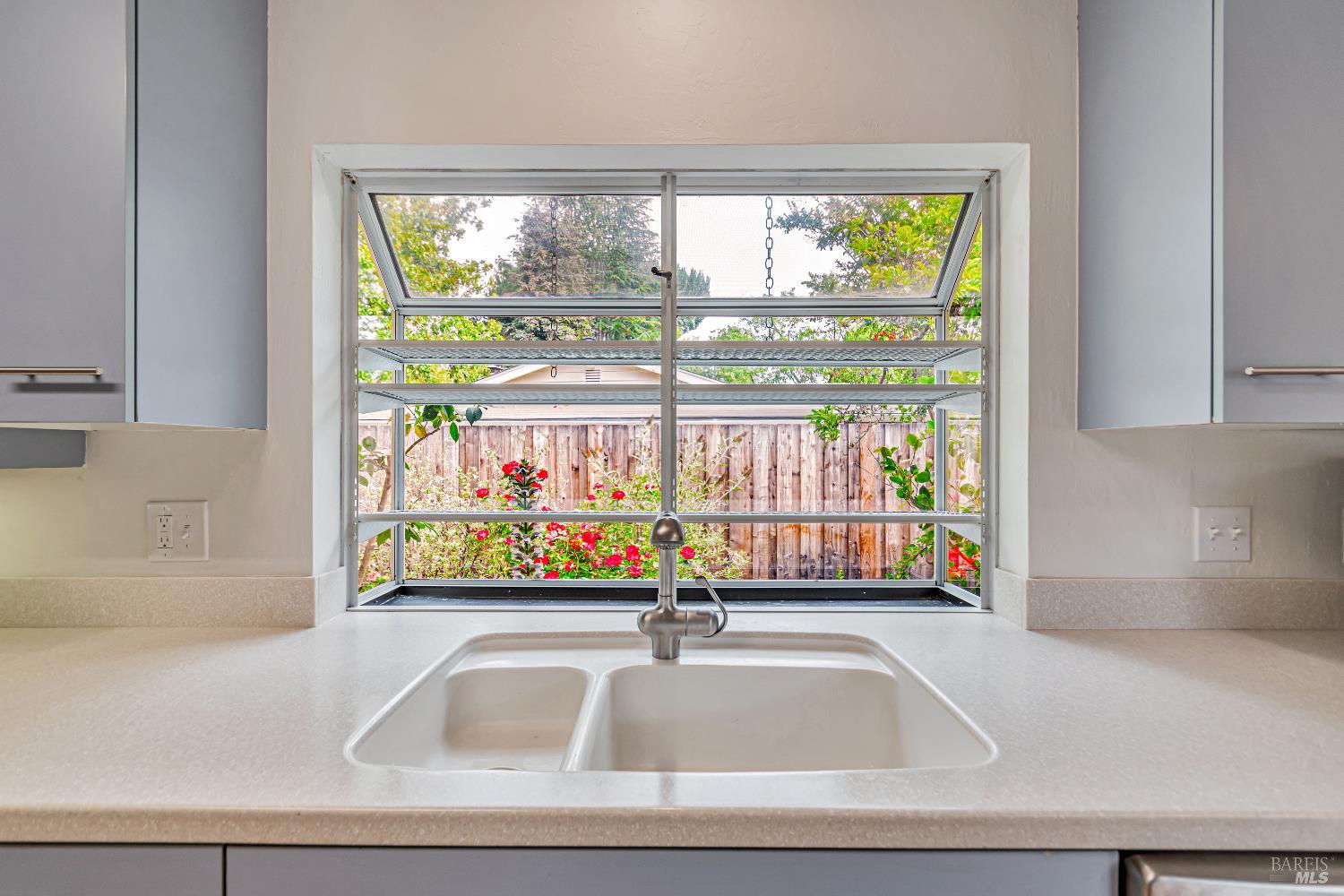 Detail Gallery Image 18 of 42 For 6840 Oakmont Dr, Santa Rosa,  CA 95409 - 4 Beds | 2 Baths