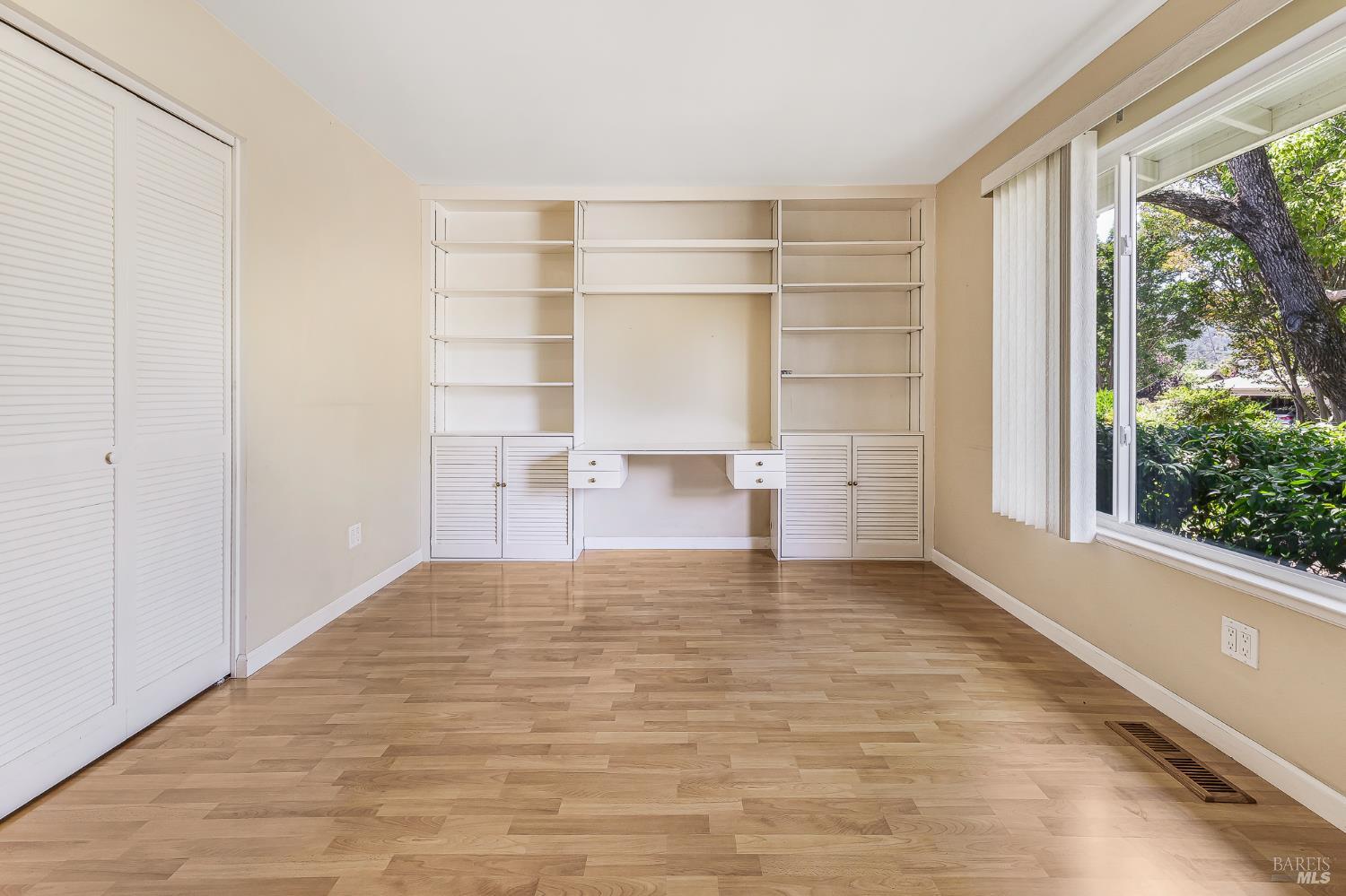 Detail Gallery Image 28 of 52 For 160 Oak Shadow Dr, Santa Rosa,  CA 95409 - 3 Beds | 2 Baths