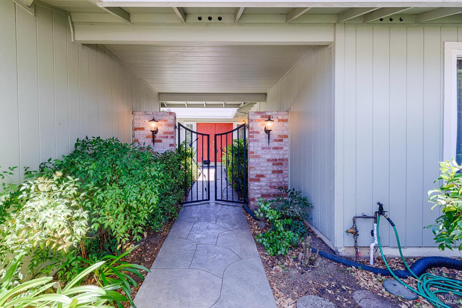 Detail Gallery Image 2 of 52 For 160 Oak Shadow Dr, Santa Rosa,  CA 95409 - 3 Beds | 2 Baths