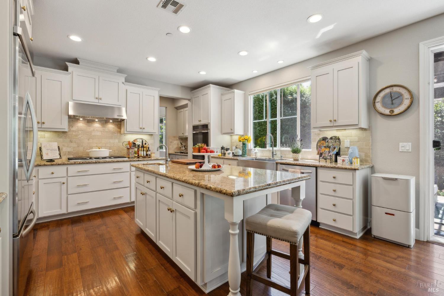 Detail Gallery Image 9 of 43 For 2108 W Lincoln Ave, Napa,  CA 94558 - 4 Beds | 3 Baths