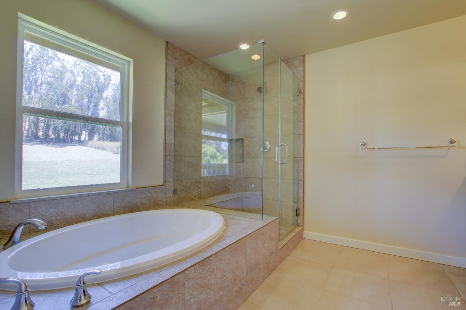 Detail Gallery Image 15 of 52 For 2891 I Street Ext Unkn #I,  Petaluma,  CA 94952 - 5 Beds | 3/1 Baths