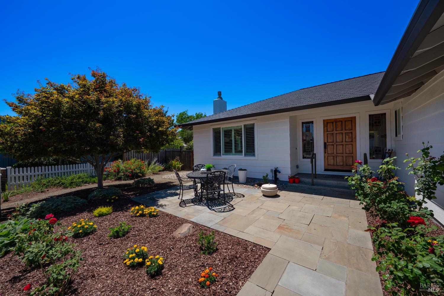 Detail Gallery Image 10 of 33 For 8819 Hood Mountain Cir, Santa Rosa,  CA 95409 - 2 Beds | 2 Baths