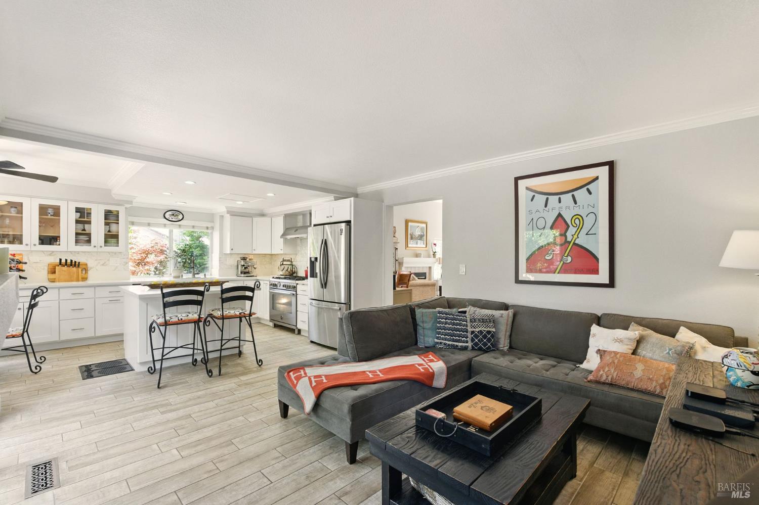 Detail Gallery Image 12 of 53 For 141 Flametree Cir, Windsor,  CA 95492 - 4 Beds | 3 Baths