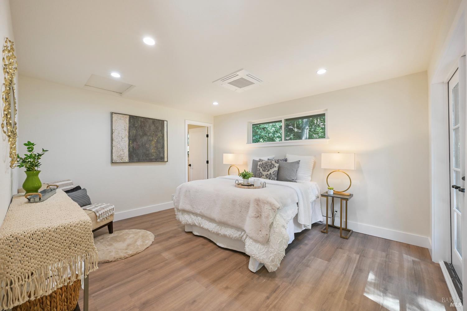 Detail Gallery Image 20 of 67 For 14150 Fern Rd, Guerneville,  CA 95446 - 3 Beds | 2/1 Baths