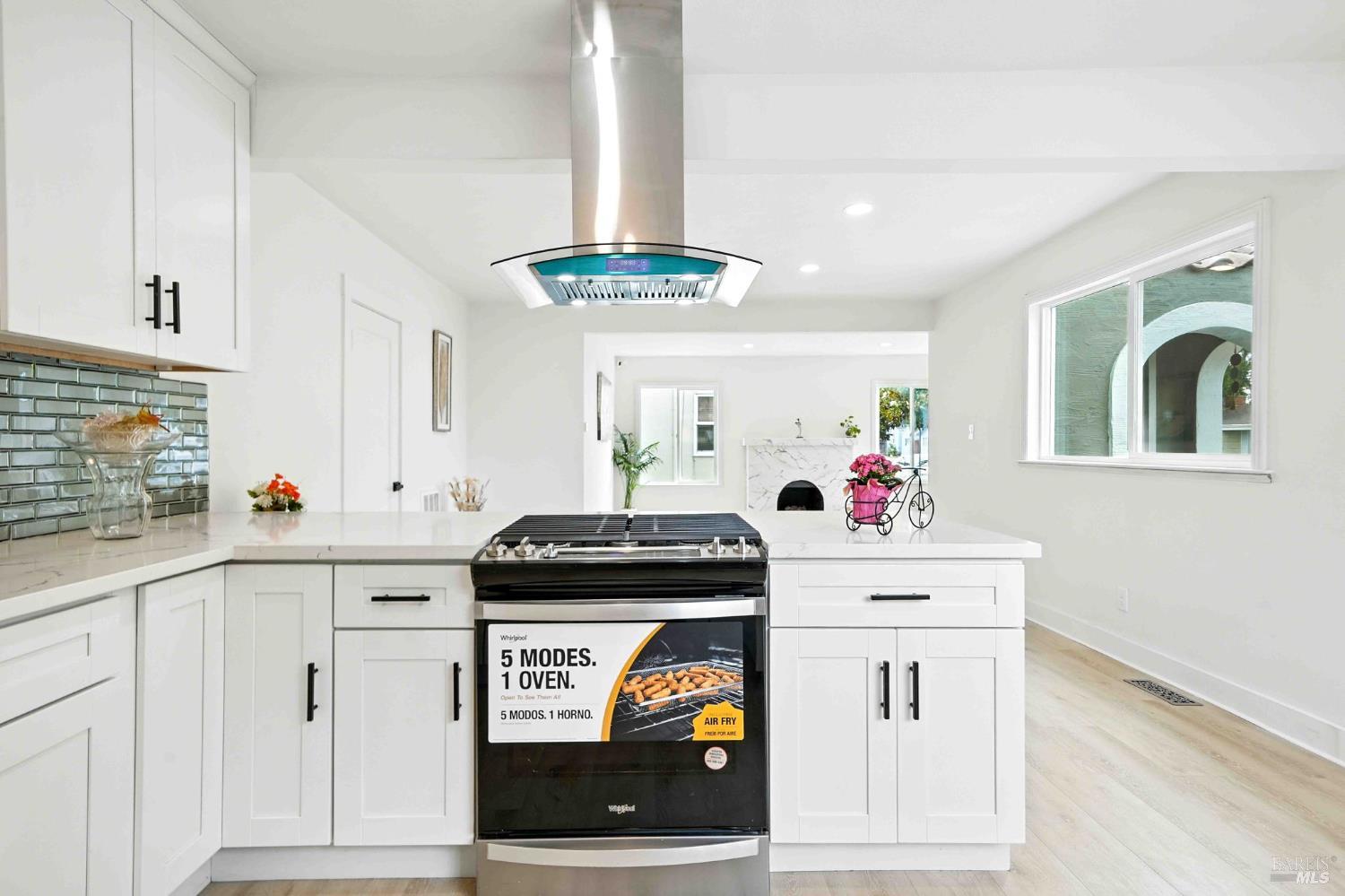 Detail Gallery Image 9 of 28 For 3711 Garvin Ave, Richmond,  CA 94805 - 2 Beds | 1 Baths