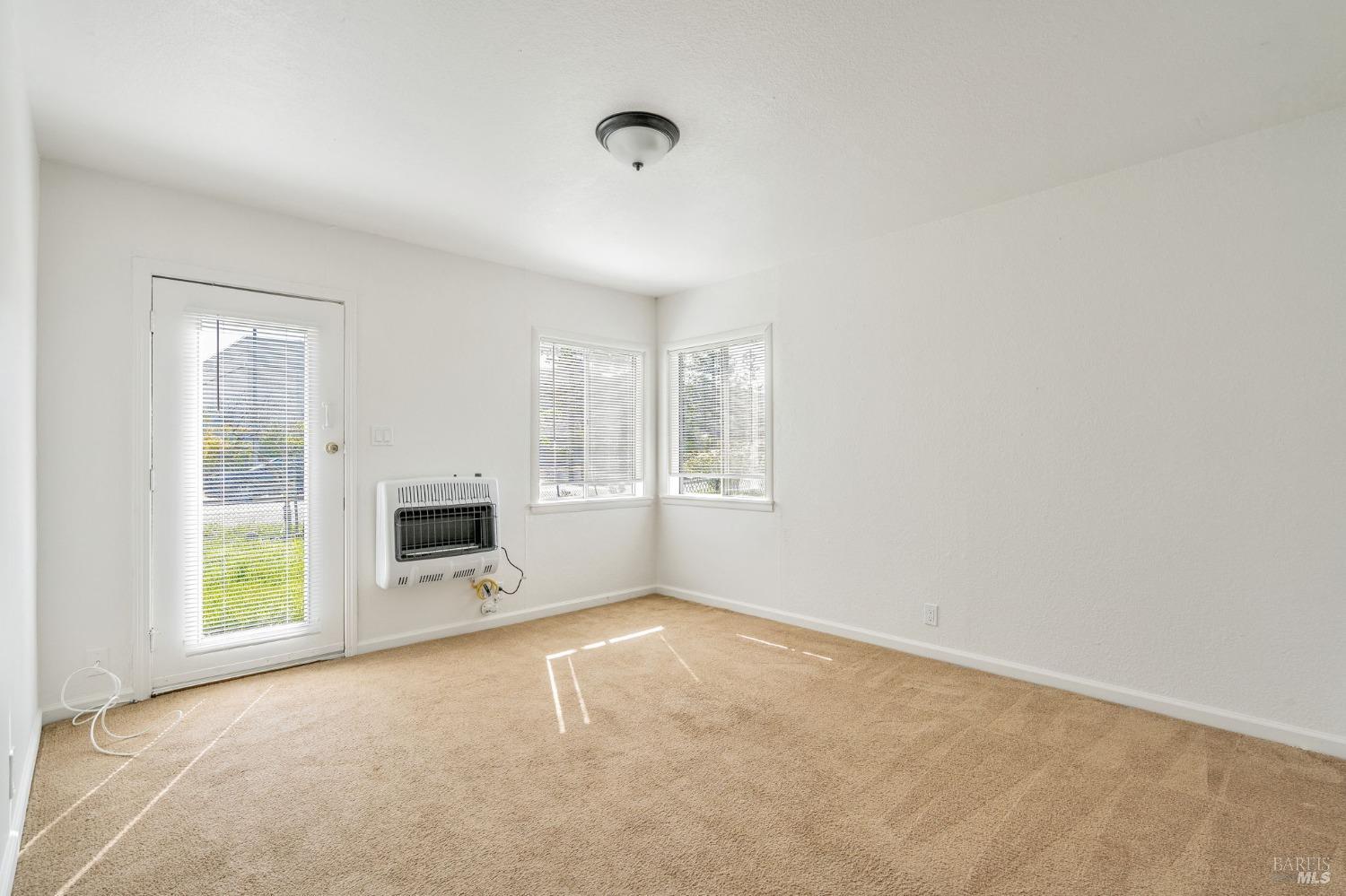 Detail Gallery Image 14 of 36 For 4475 Dowdell Ave, Santa Rosa,  CA 95407 - – Beds | – Baths
