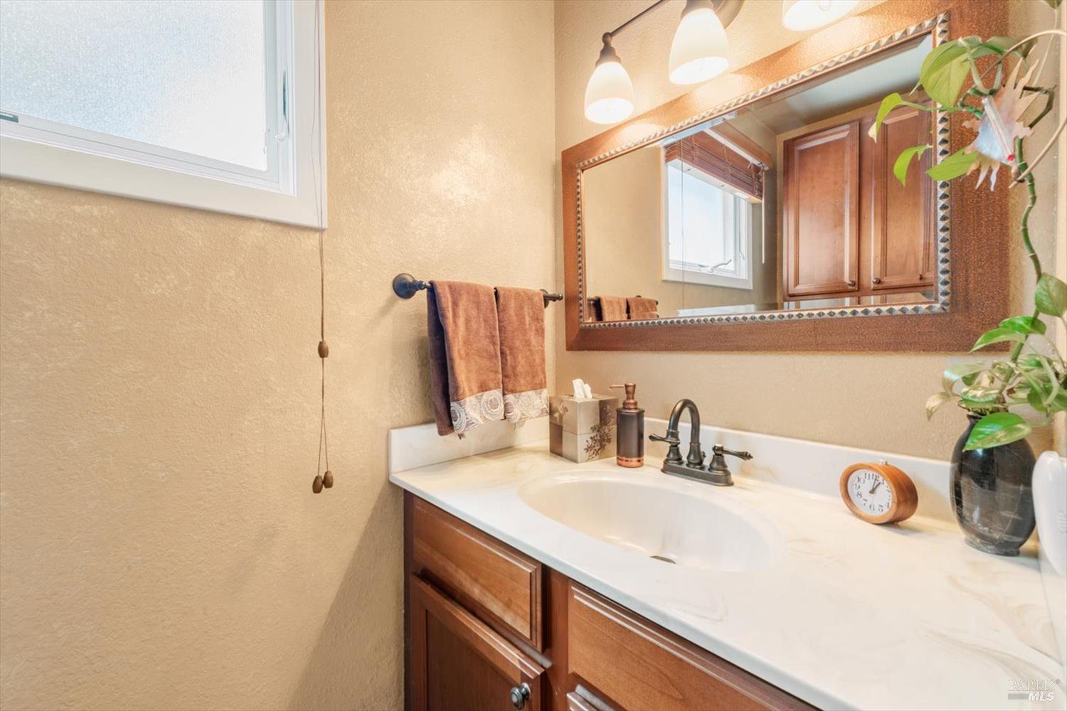 Detail Gallery Image 18 of 72 For 3451 Astoria Cir, Fairfield,  CA 94534 - 5 Beds | 3/1 Baths