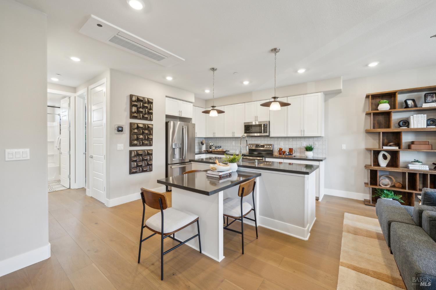 Detail Gallery Image 7 of 19 For 2906 Triad Pl, Livermore,  CA 94551 - 2 Beds | 2 Baths