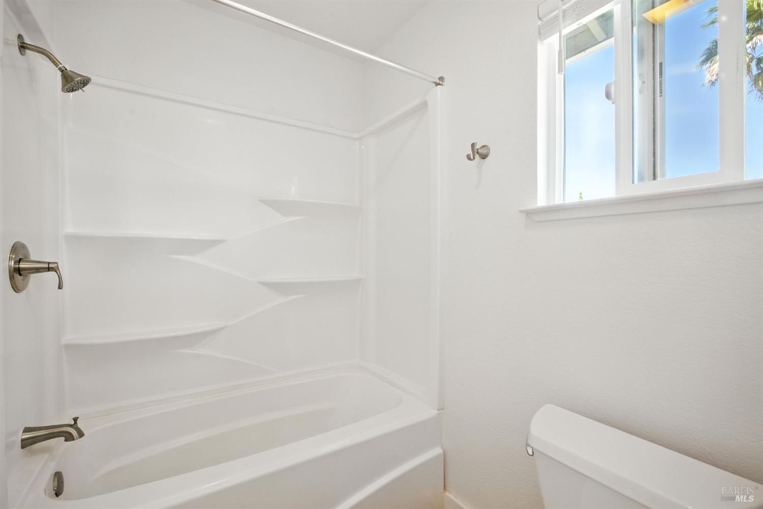 Detail Gallery Image 20 of 32 For 104 Banff Way, Petaluma,  CA 94954 - 4 Beds | 2/1 Baths