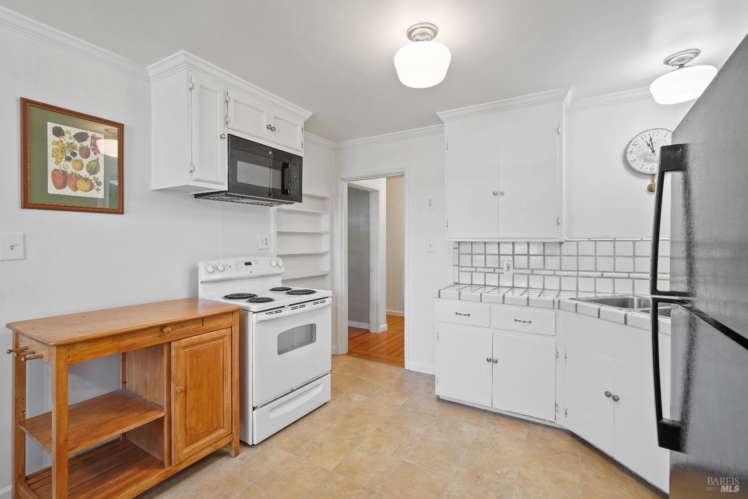 Detail Gallery Image 10 of 25 For 2001 Marin St, Napa,  CA 94559 - 2 Beds | 1 Baths
