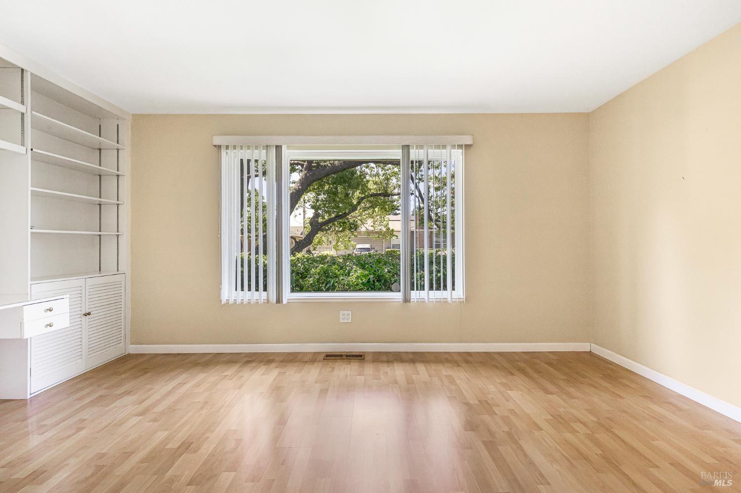 Detail Gallery Image 30 of 52 For 160 Oak Shadow Dr, Santa Rosa,  CA 95409 - 3 Beds | 2 Baths