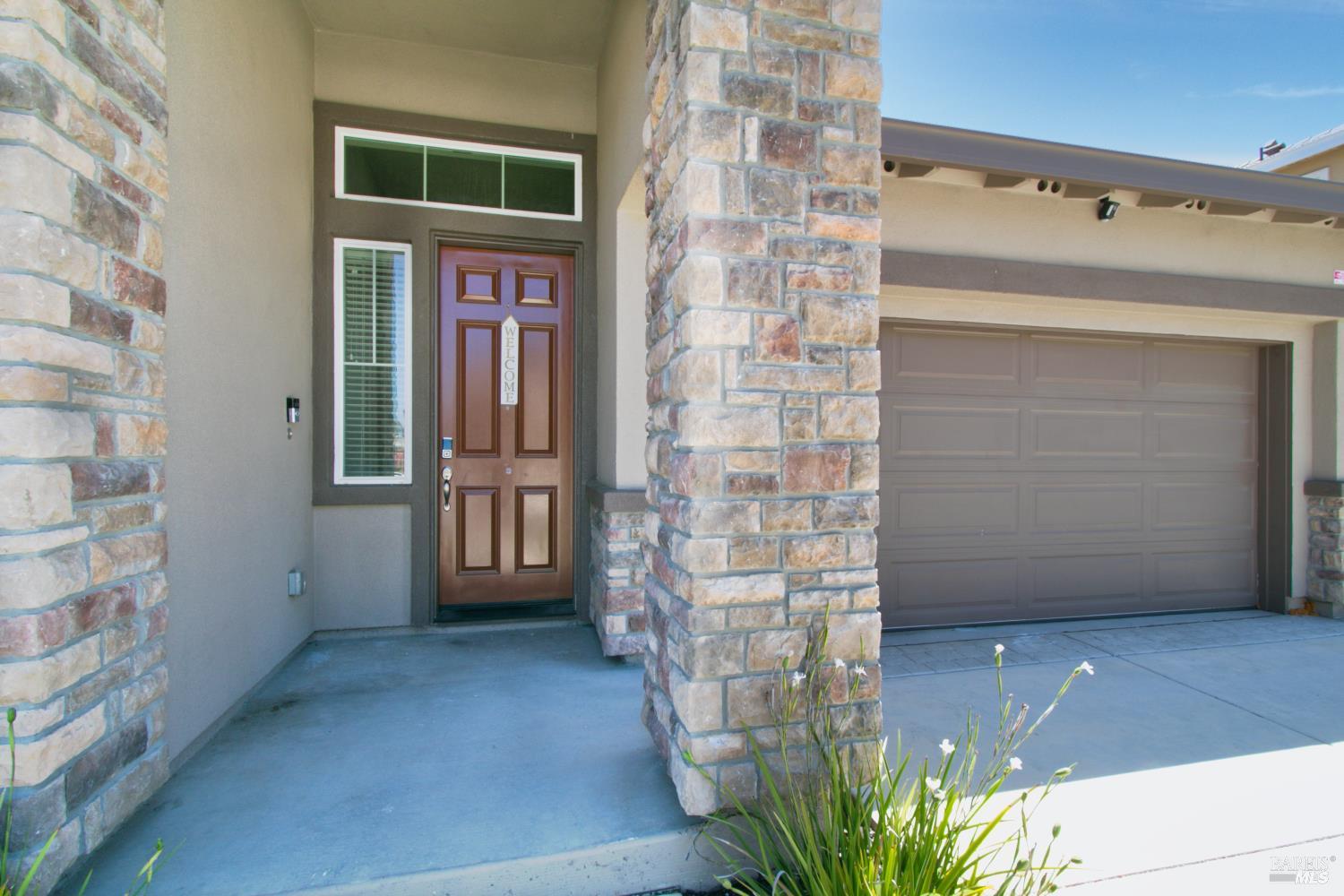 Detail Gallery Image 4 of 38 For 1001 Swift Ct, Vacaville,  CA 95688 - 4 Beds | 2 Baths