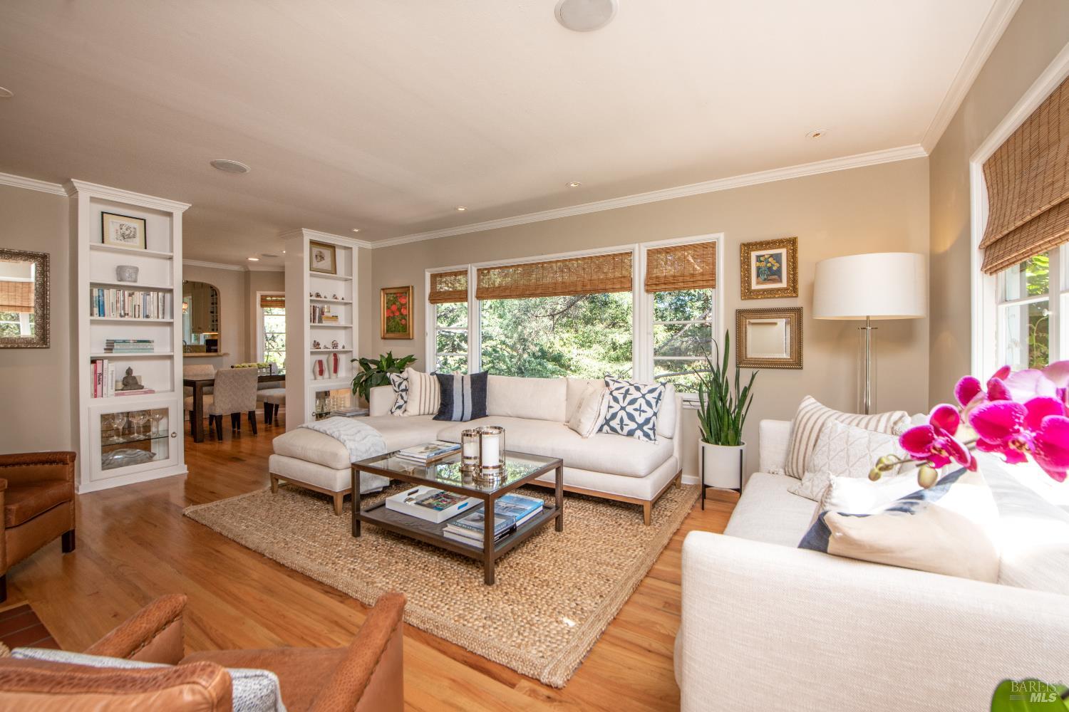 Detail Gallery Image 5 of 43 For 114 Tamal Vista Dr, San Rafael,  CA 94901 - 3 Beds | 2 Baths