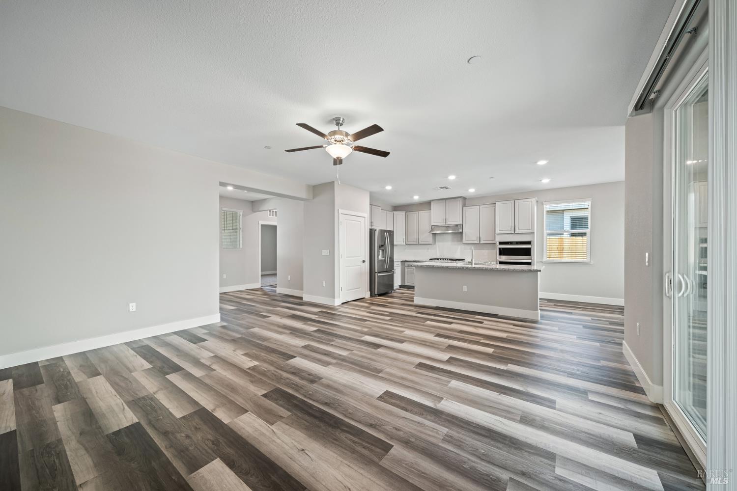 Detail Gallery Image 2 of 19 For 2175 Rustic Oak Ln, Rio Vista,  CA 94571 - 2 Beds | 2 Baths