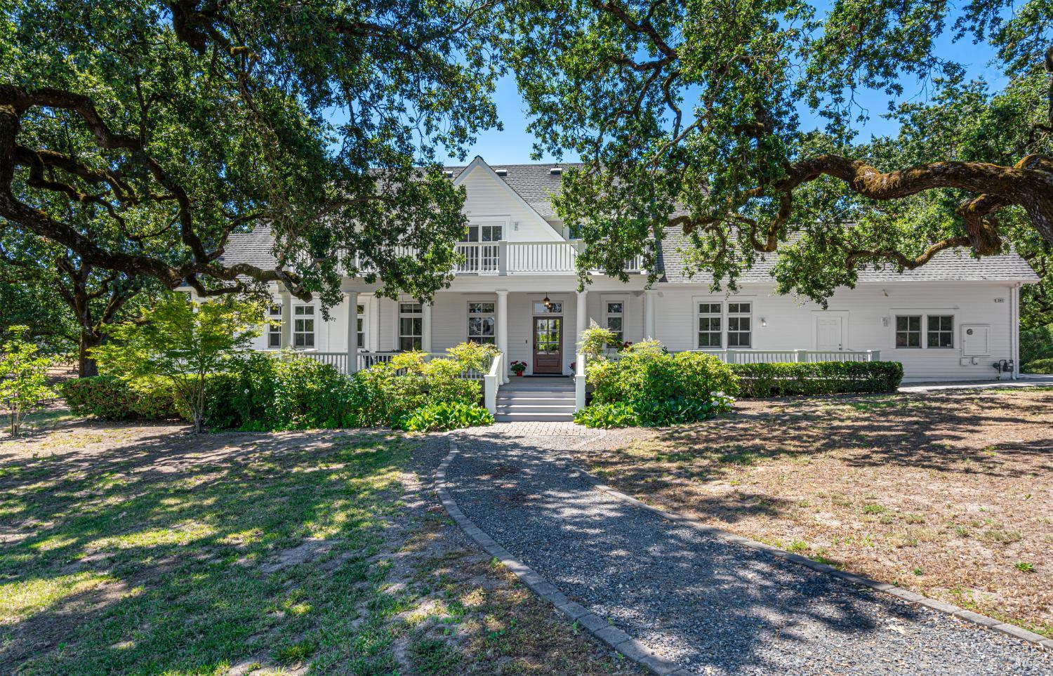 Detail Gallery Image 8 of 99 For 241 Royal Ct, Santa Rosa,  CA 95401 - 4 Beds | 4 Baths