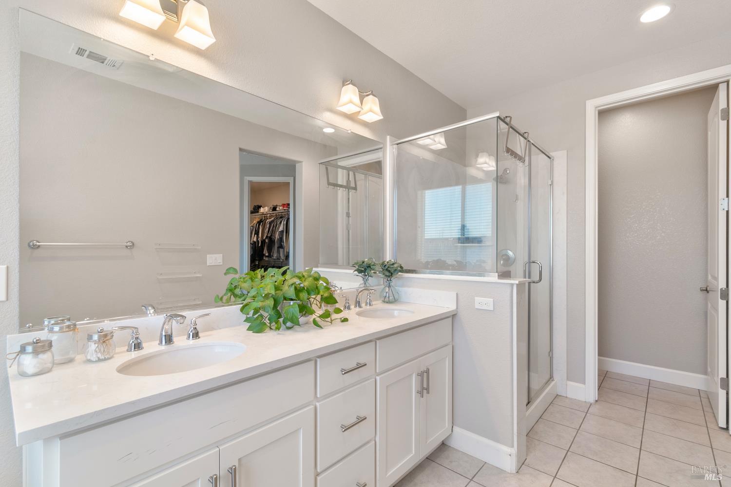 Detail Gallery Image 19 of 38 For 1001 Swift Ct, Vacaville,  CA 95688 - 4 Beds | 2 Baths