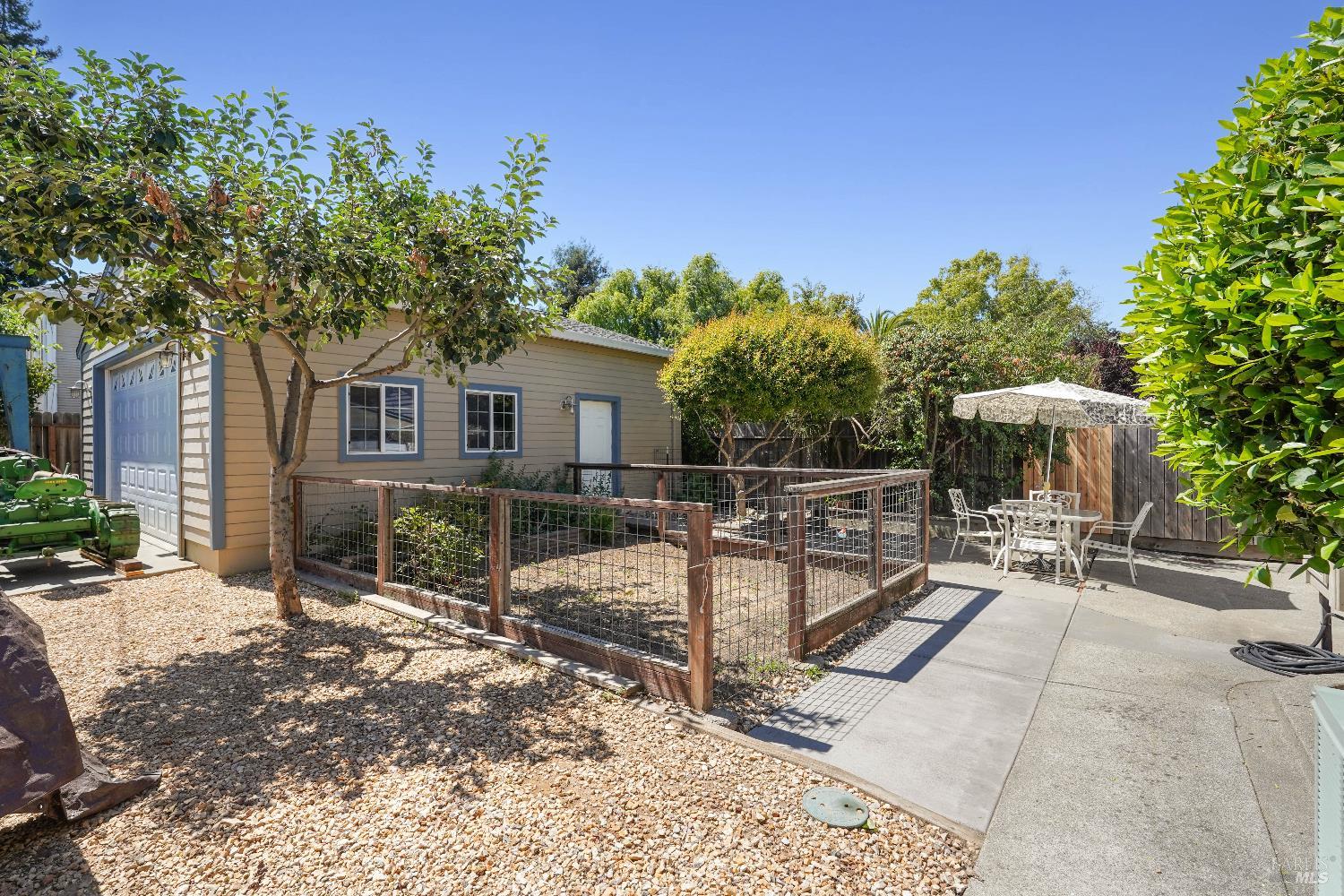Detail Gallery Image 21 of 25 For 2001 Marin St, Napa,  CA 94559 - 2 Beds | 1 Baths