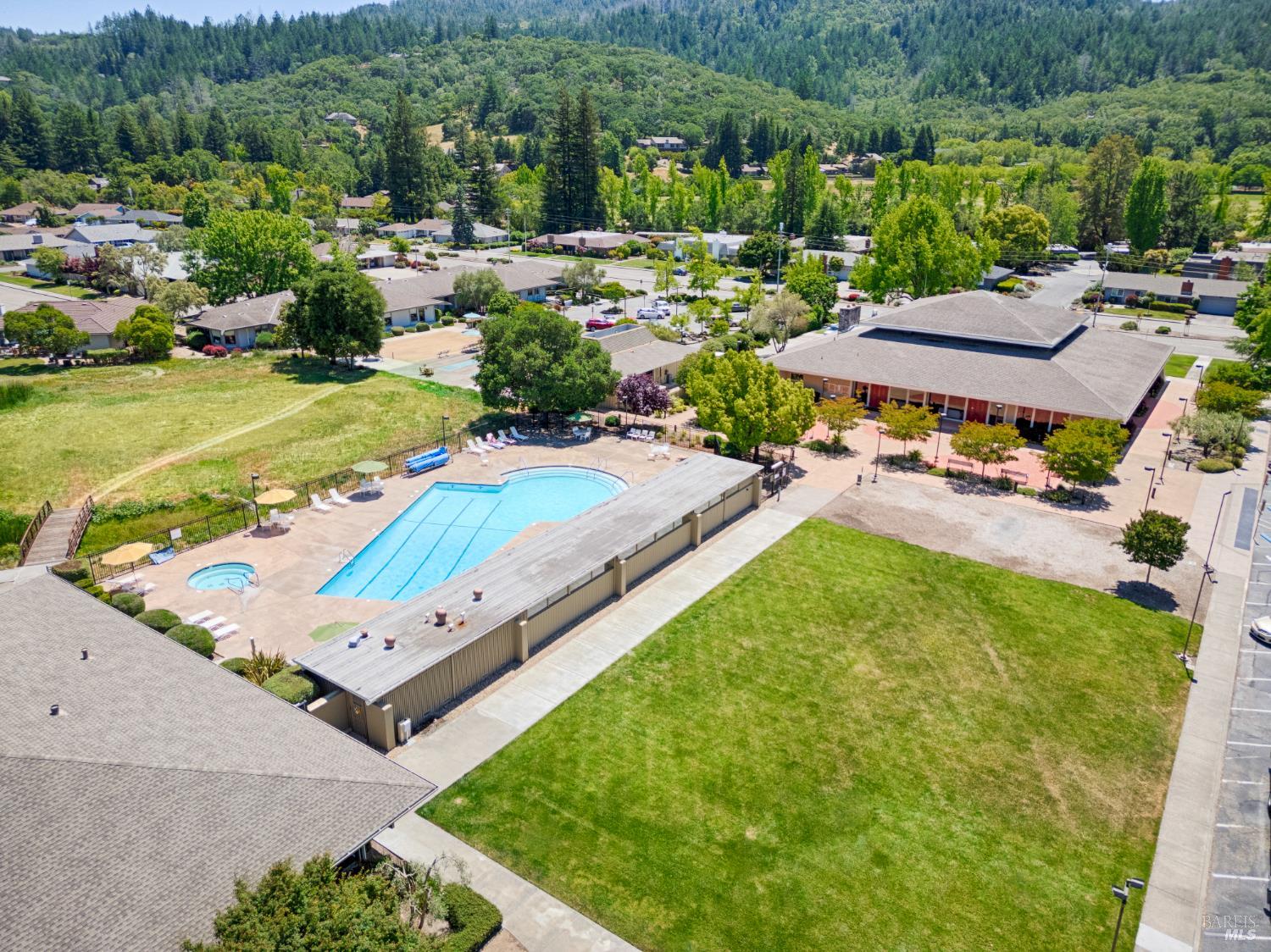 Detail Gallery Image 48 of 52 For 160 Oak Shadow Dr, Santa Rosa,  CA 95409 - 3 Beds | 2 Baths