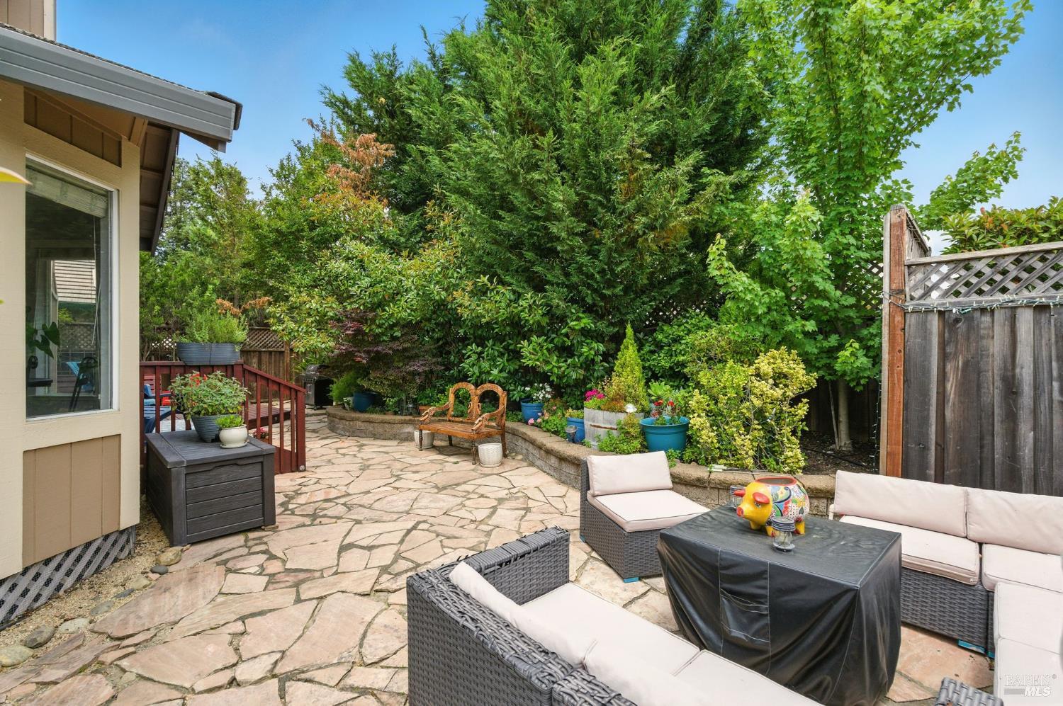 Detail Gallery Image 45 of 53 For 141 Flametree Cir, Windsor,  CA 95492 - 4 Beds | 3 Baths