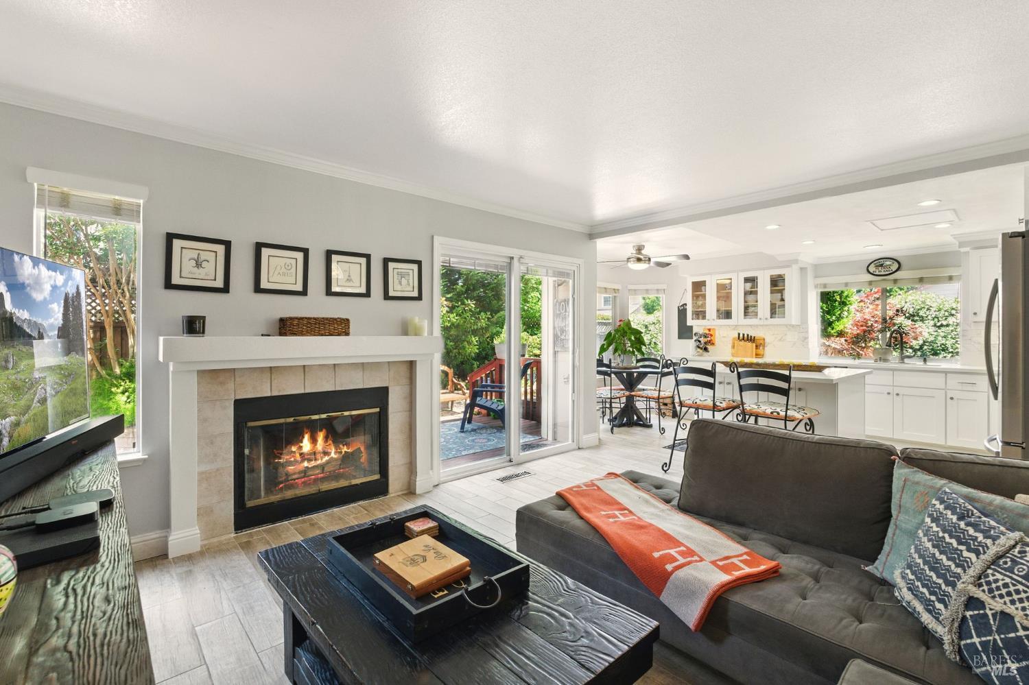 Detail Gallery Image 13 of 53 For 141 Flametree Cir, Windsor,  CA 95492 - 4 Beds | 3 Baths