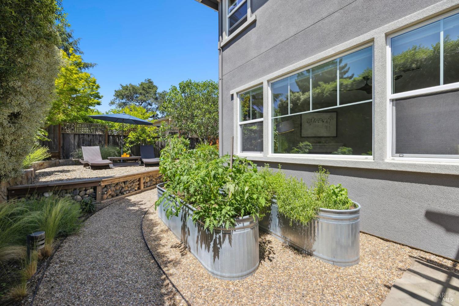 Detail Gallery Image 38 of 43 For 2108 W Lincoln Ave, Napa,  CA 94558 - 4 Beds | 3 Baths