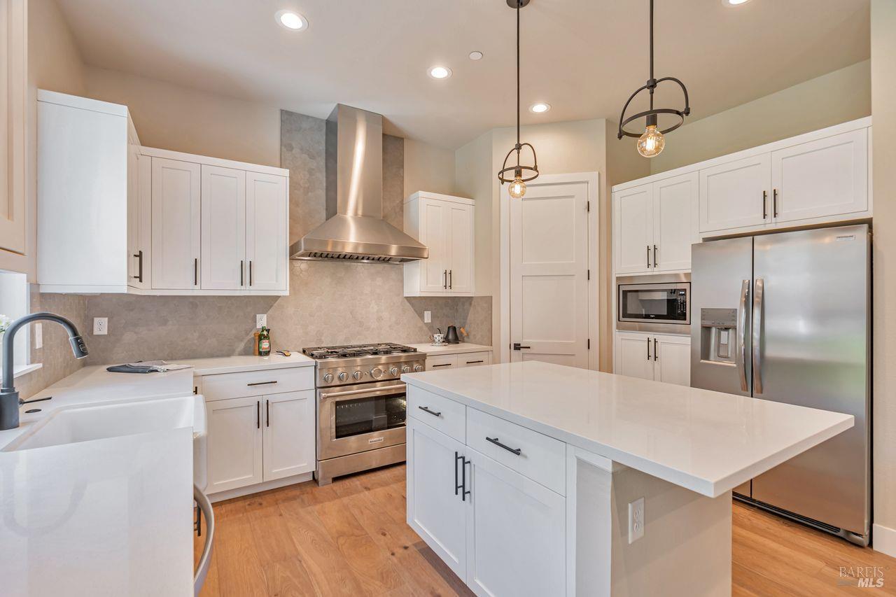 Detail Gallery Image 4 of 40 For 3566 Aaron Dr, Santa Rosa,  CA 95404 - 4 Beds | 3 Baths