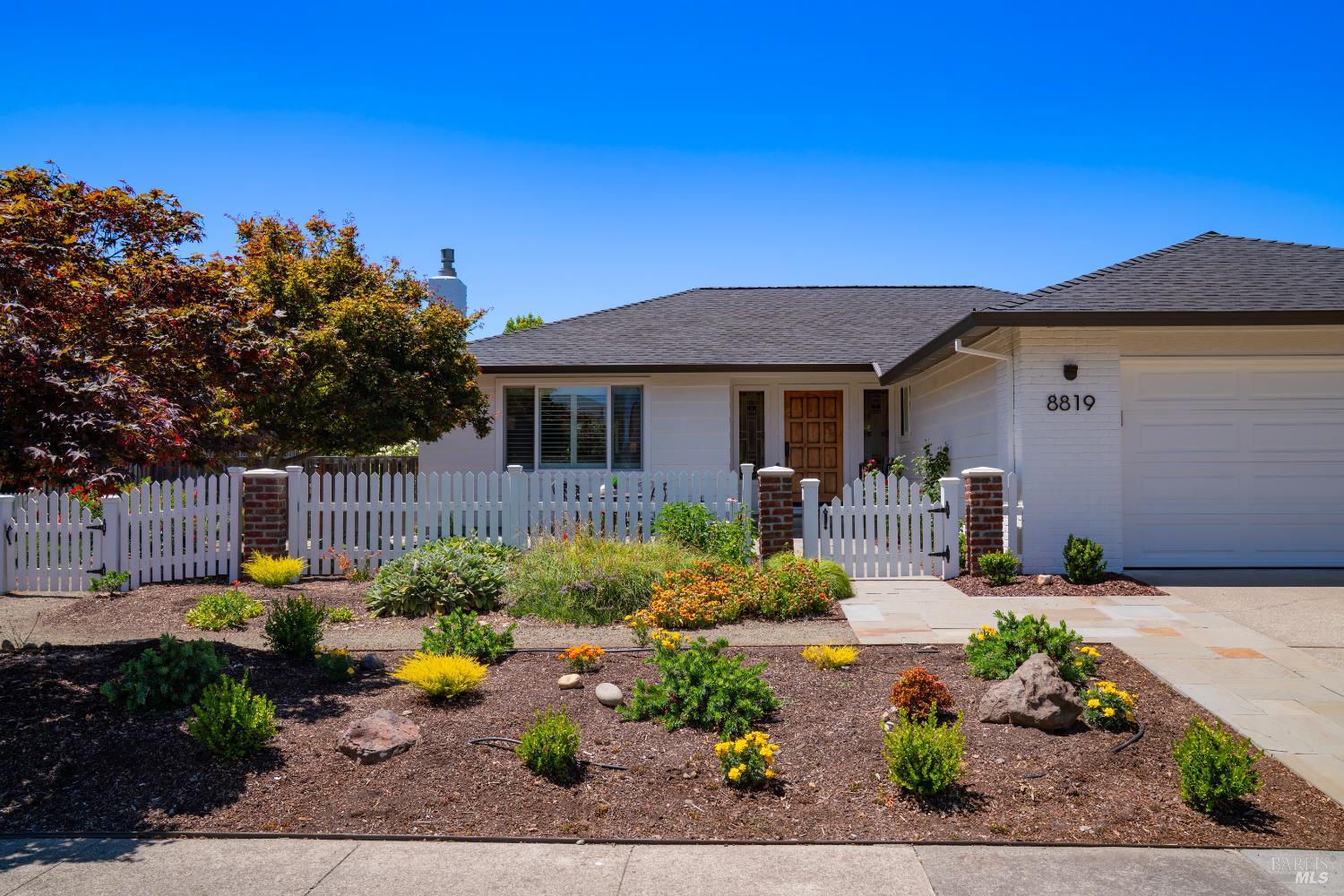 Detail Gallery Image 9 of 33 For 8819 Hood Mountain Cir, Santa Rosa,  CA 95409 - 2 Beds | 2 Baths