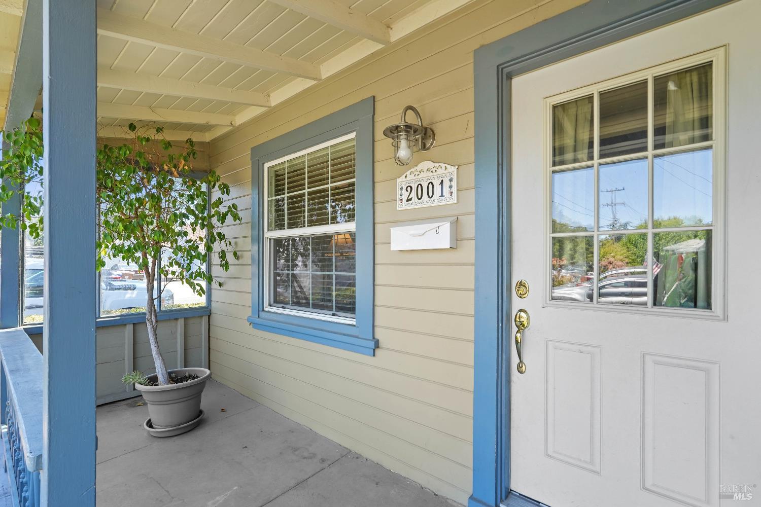 Detail Gallery Image 3 of 25 For 2001 Marin St, Napa,  CA 94559 - 2 Beds | 1 Baths