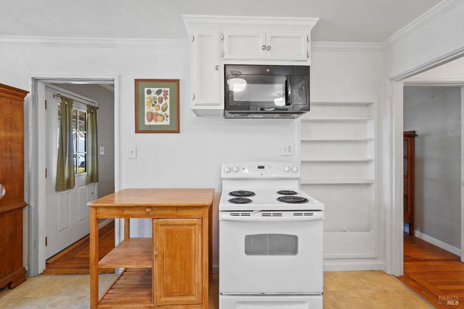 Detail Gallery Image 11 of 25 For 2001 Marin St, Napa,  CA 94559 - 2 Beds | 1 Baths