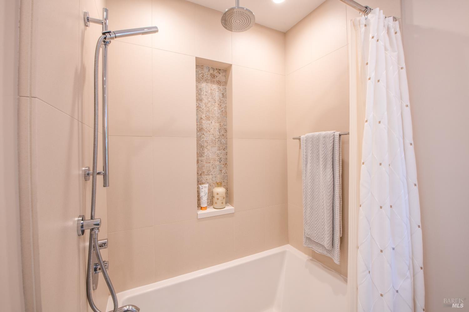 Detail Gallery Image 27 of 43 For 114 Tamal Vista Dr, San Rafael,  CA 94901 - 3 Beds | 2 Baths