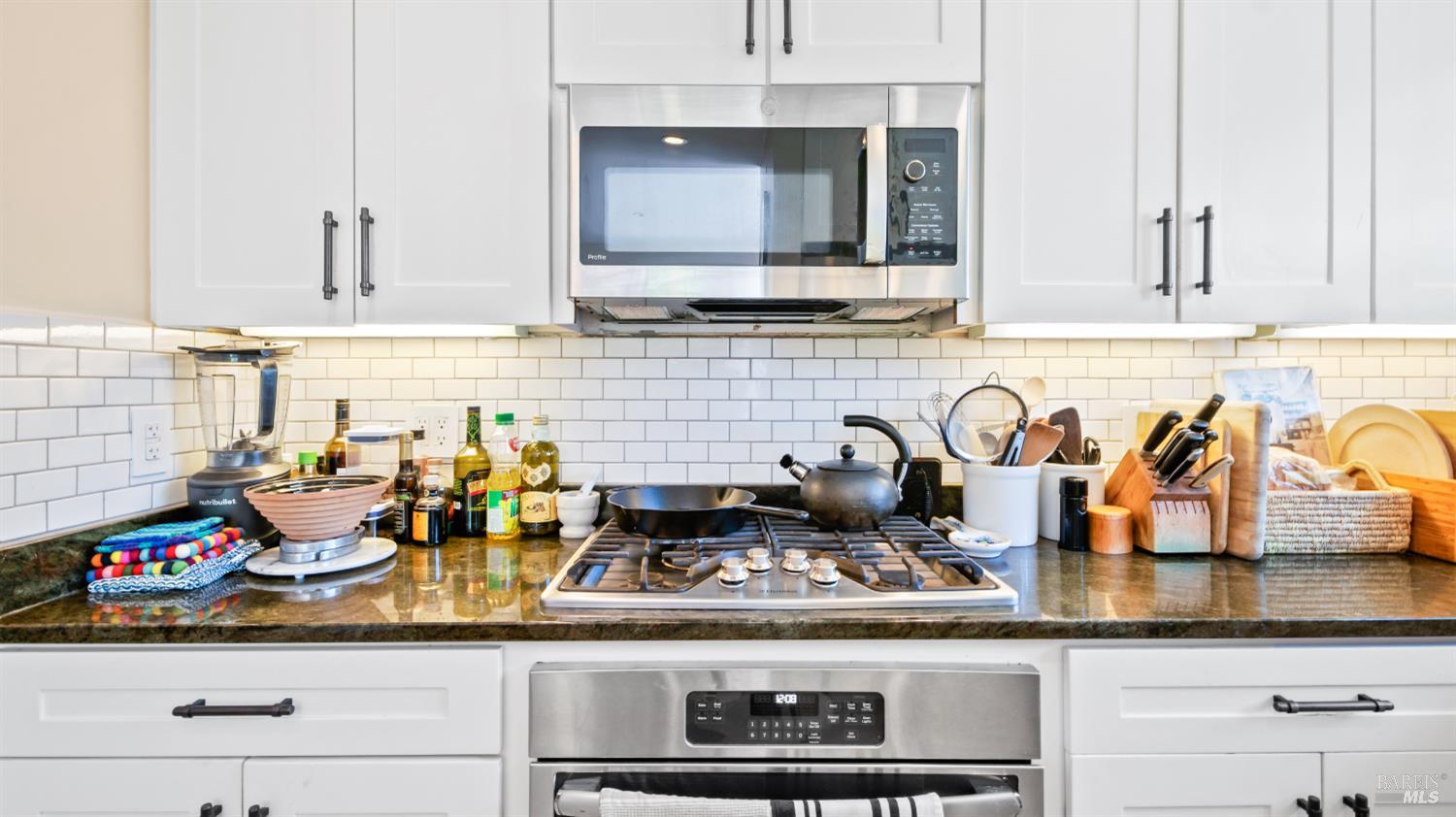 Detail Gallery Image 12 of 33 For 8190 Woodland Hills Dr, Cotati,  CA 94931 - 3 Beds | 2 Baths