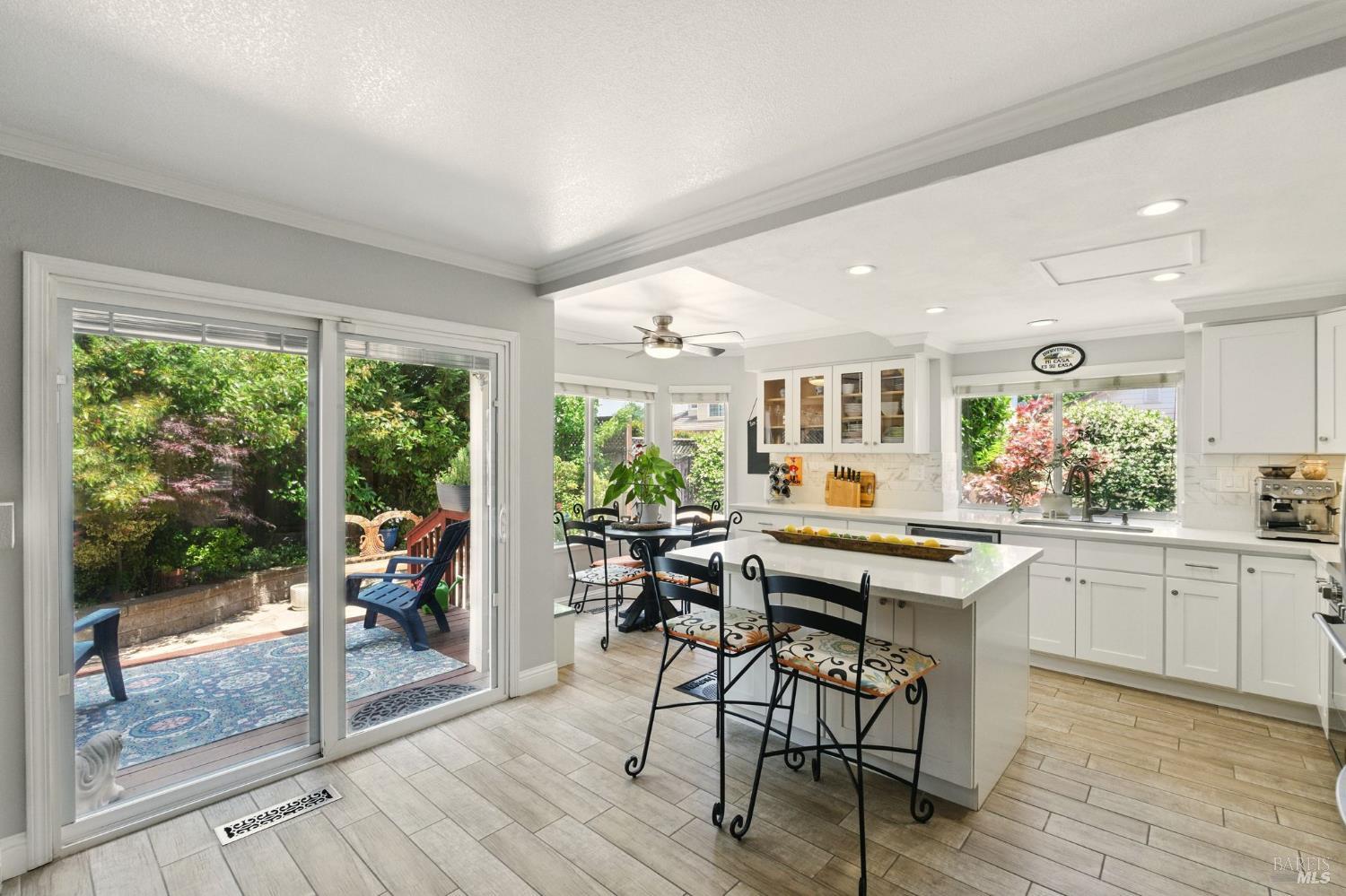 Detail Gallery Image 14 of 53 For 141 Flametree Cir, Windsor,  CA 95492 - 4 Beds | 3 Baths