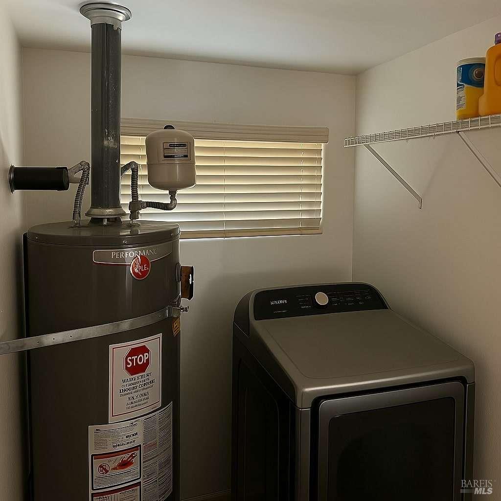 Detail Gallery Image 2 of 18 For 741 W D St, Dixon,  CA 95620 - 3 Beds | 2 Baths