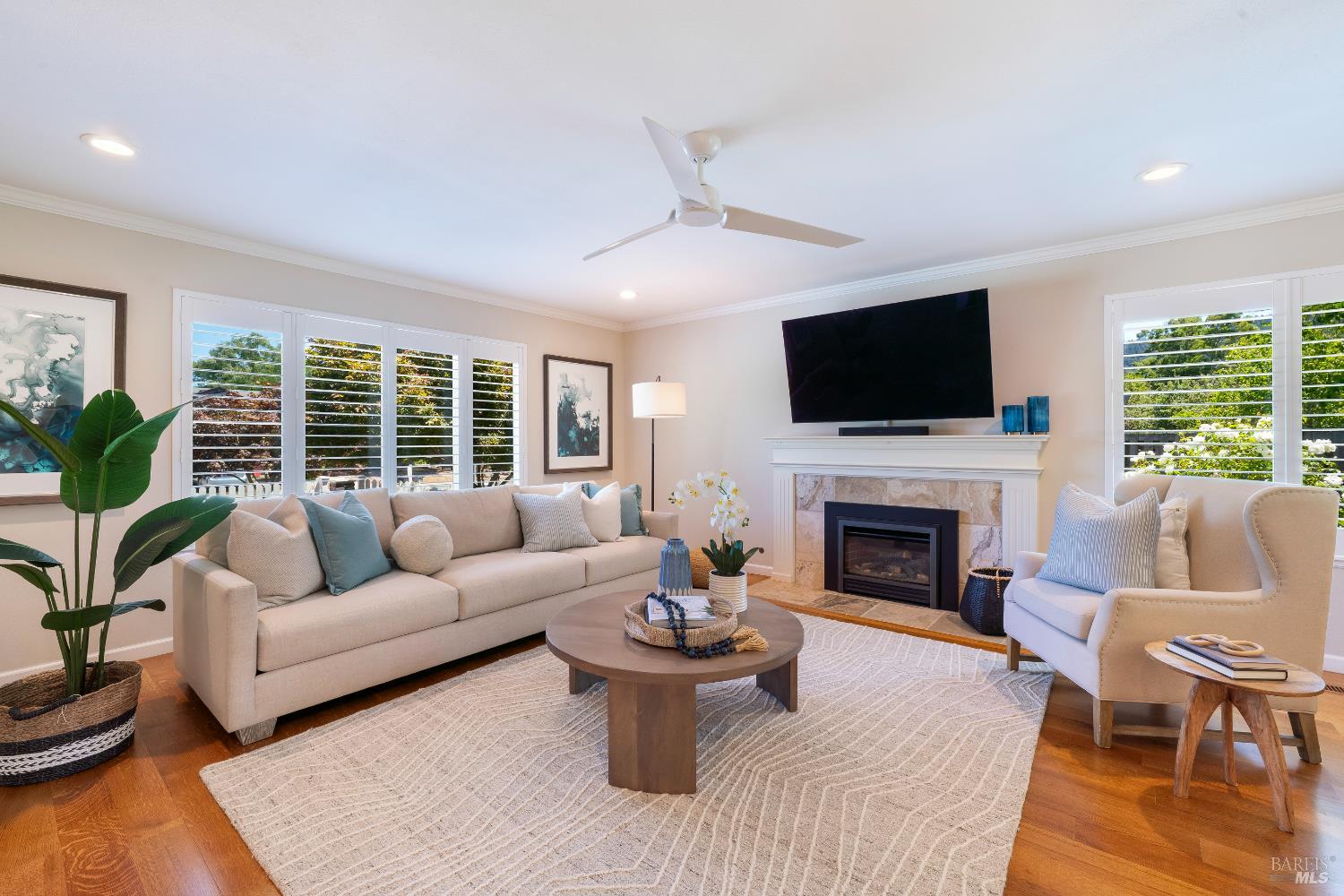 Detail Gallery Image 3 of 33 For 8819 Hood Mountain Cir, Santa Rosa,  CA 95409 - 2 Beds | 2 Baths