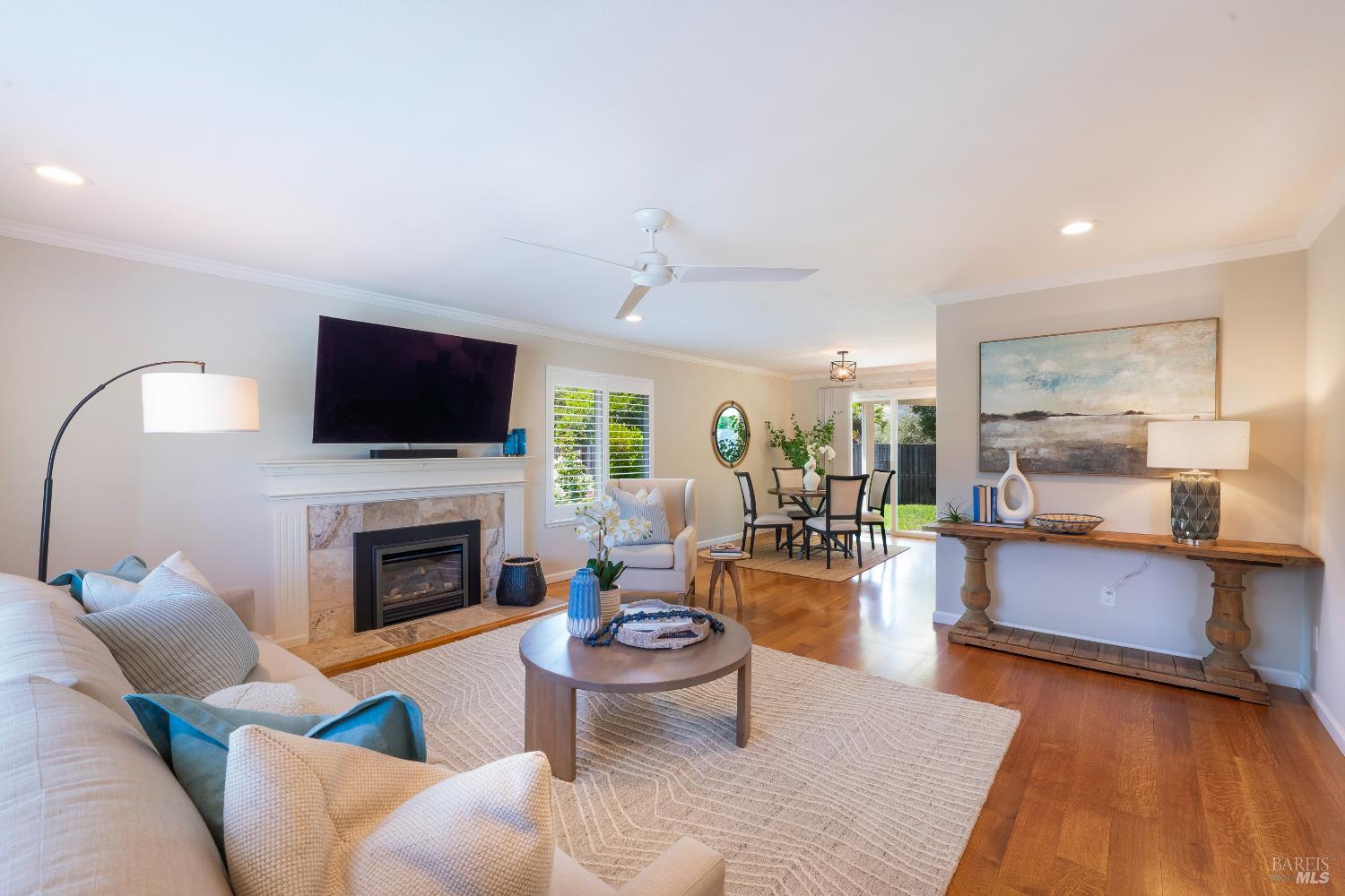 Detail Gallery Image 5 of 33 For 8819 Hood Mountain Cir, Santa Rosa,  CA 95409 - 2 Beds | 2 Baths