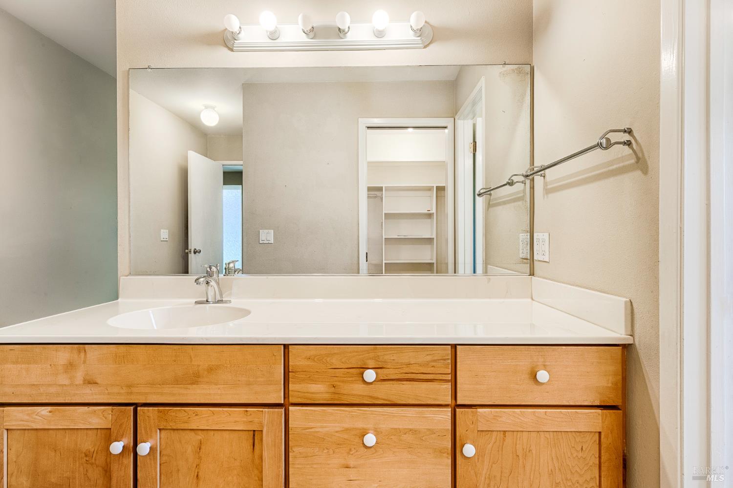 Detail Gallery Image 36 of 52 For 160 Oak Shadow Dr, Santa Rosa,  CA 95409 - 3 Beds | 2 Baths