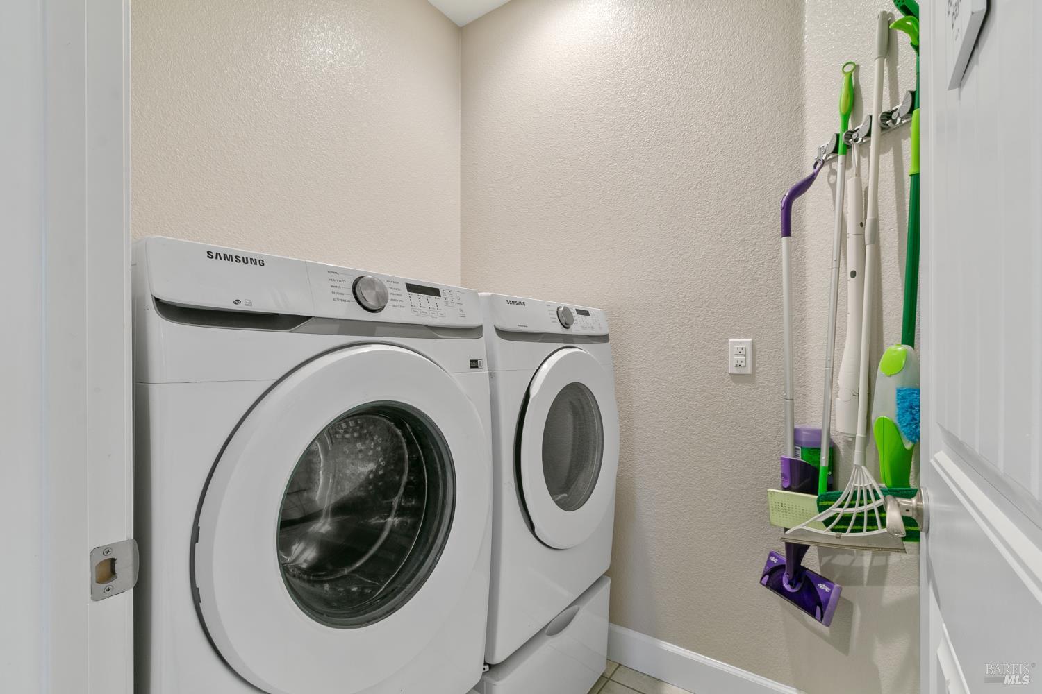 Detail Gallery Image 27 of 38 For 1001 Swift Ct, Vacaville,  CA 95688 - 4 Beds | 2 Baths