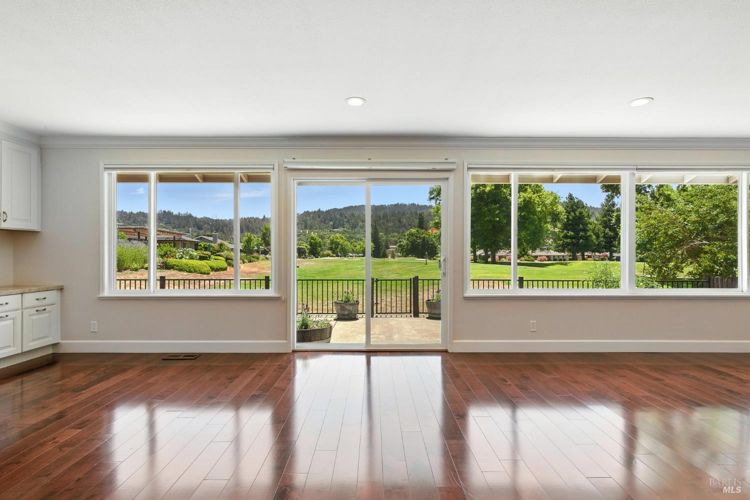 Detail Gallery Image 8 of 67 For 6828 Fairfield Dr, Santa Rosa,  CA 95409 - 2 Beds | 2 Baths
