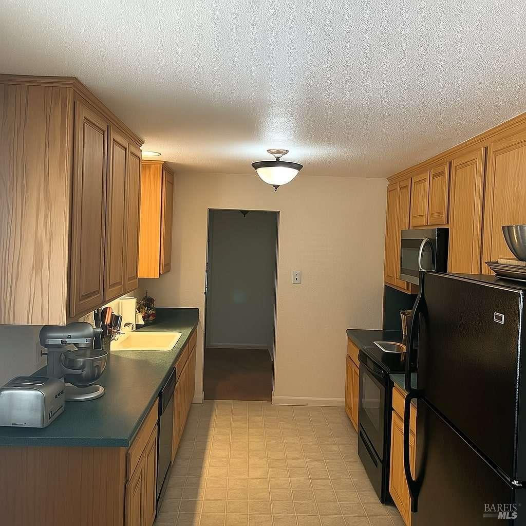Detail Gallery Image 11 of 18 For 741 W D St, Dixon,  CA 95620 - 3 Beds | 2 Baths