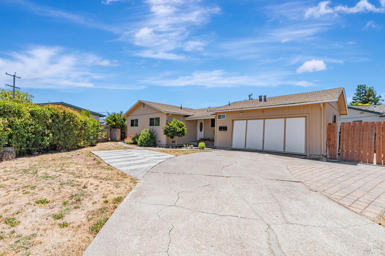 Detail Gallery Image 2 of 40 For 229 Arlen Dr, Rohnert Park,  CA 94928 - 4 Beds | 3 Baths