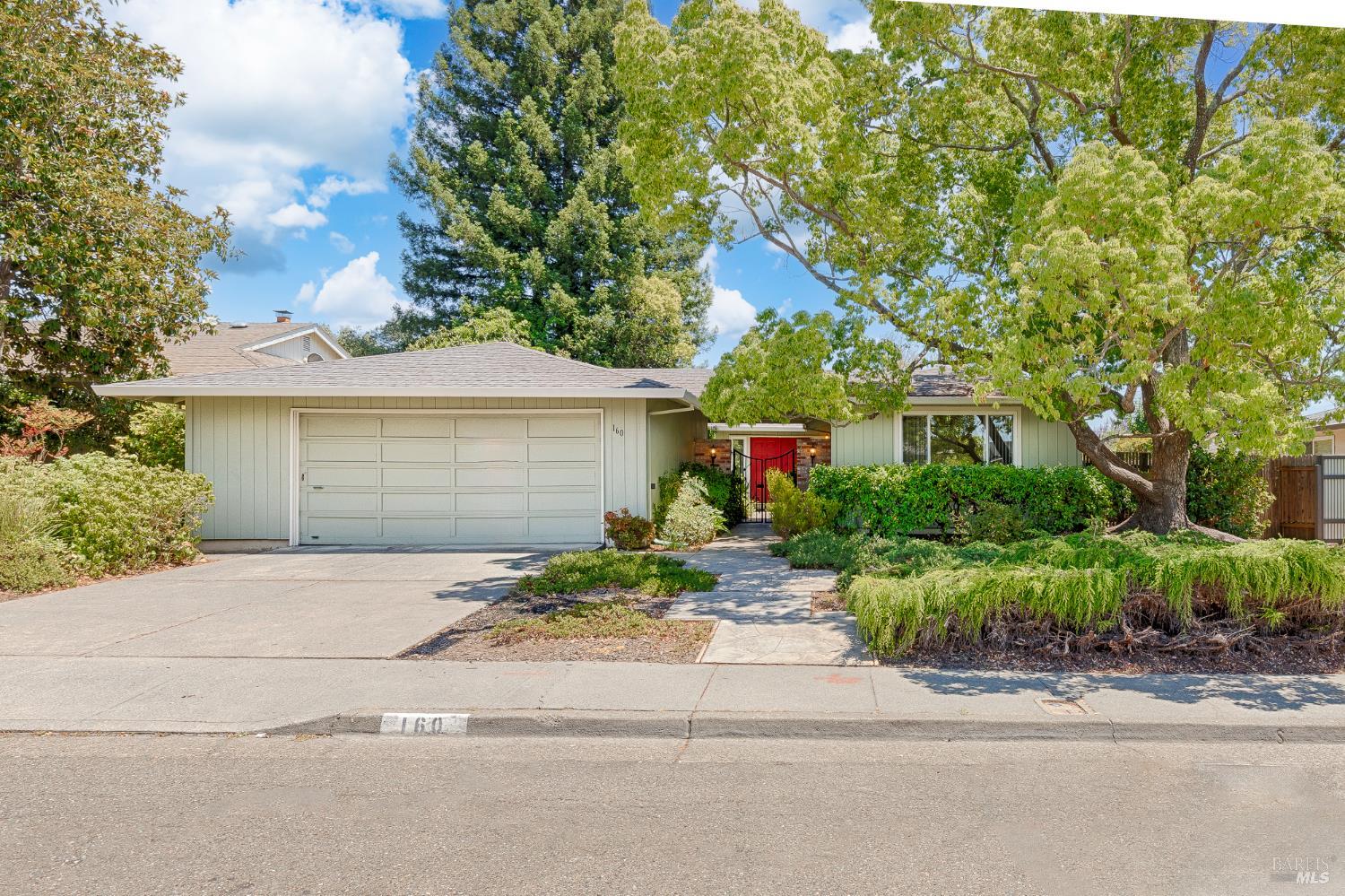 Detail Gallery Image 1 of 52 For 160 Oak Shadow Dr, Santa Rosa,  CA 95409 - 3 Beds | 2 Baths