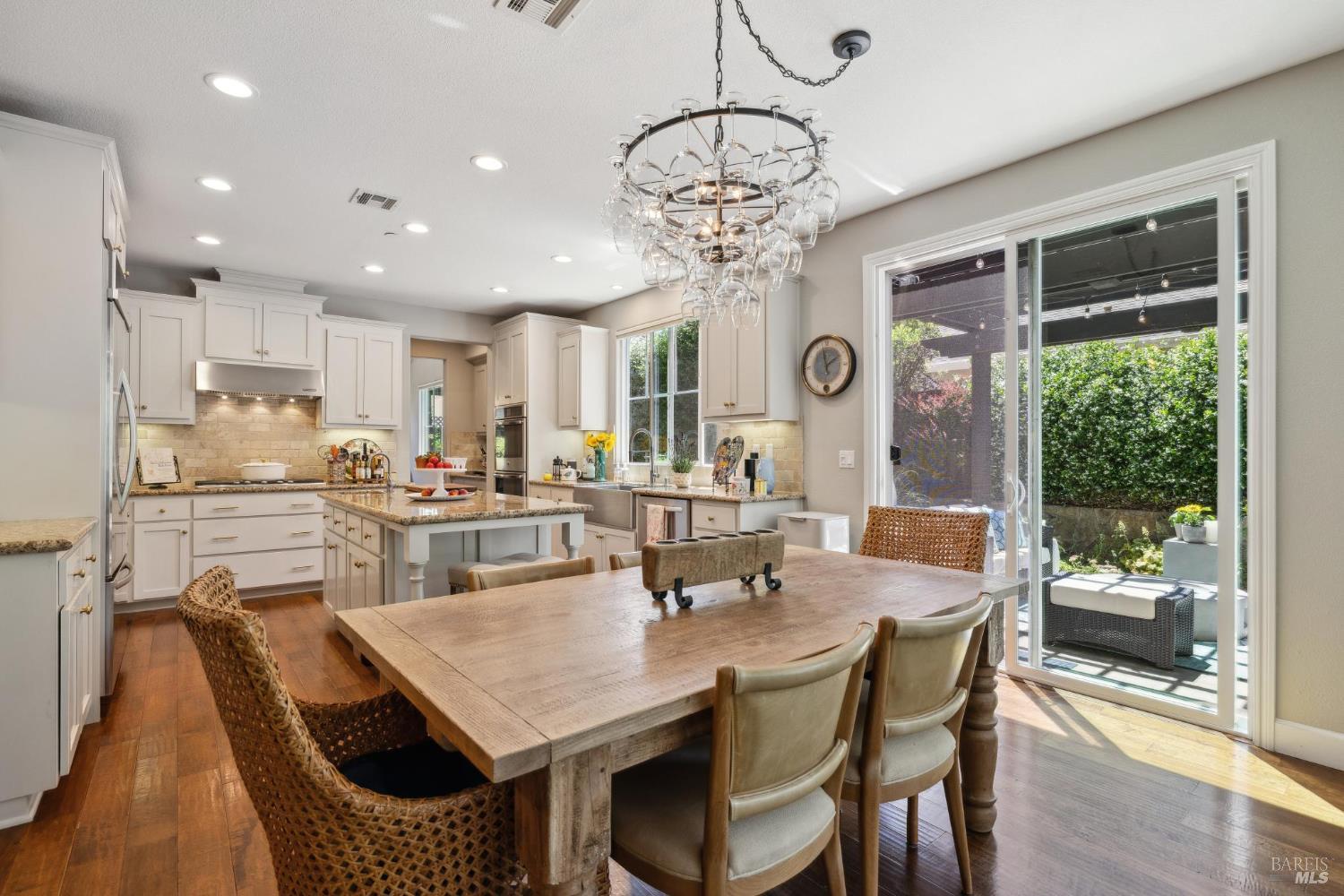 Detail Gallery Image 16 of 43 For 2108 W Lincoln Ave, Napa,  CA 94558 - 4 Beds | 3 Baths
