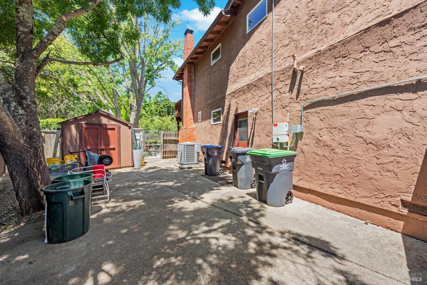 Detail Gallery Image 49 of 72 For 3451 Astoria Cir, Fairfield,  CA 94534 - 5 Beds | 3/1 Baths