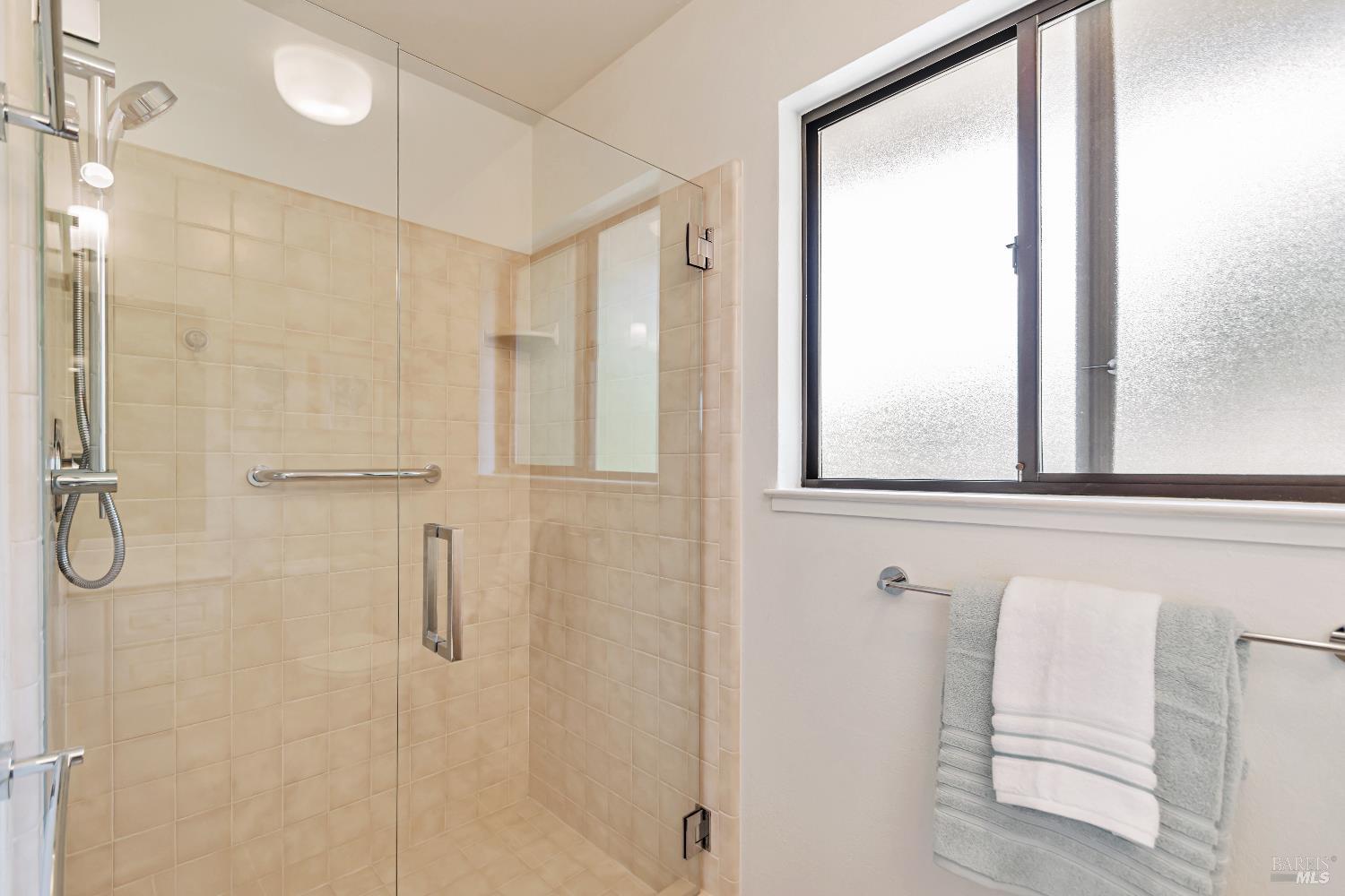 Detail Gallery Image 26 of 42 For 6840 Oakmont Dr, Santa Rosa,  CA 95409 - 4 Beds | 2 Baths