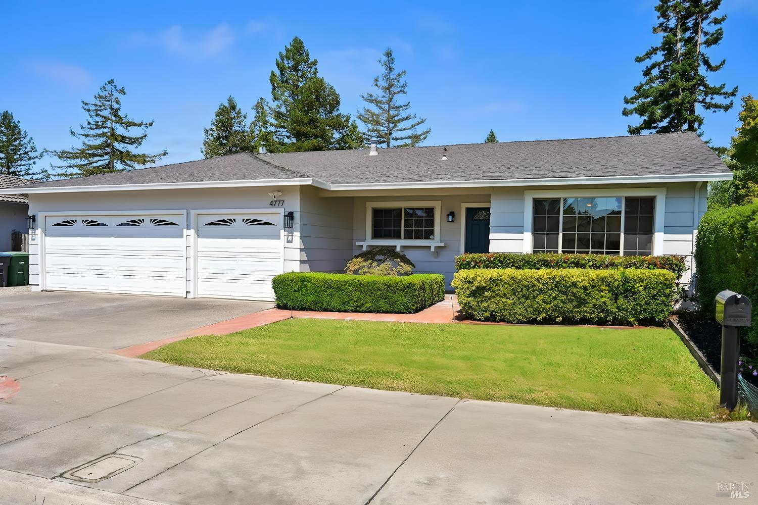 Detail Gallery Image 2 of 52 For 4777 Fairway Dr, Rohnert Park,  CA 94928 - 4 Beds | 2 Baths