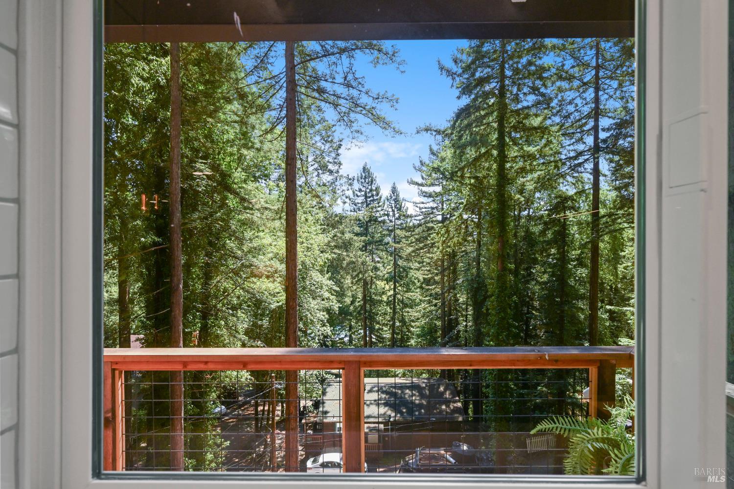 Detail Gallery Image 15 of 67 For 14150 Fern Rd, Guerneville,  CA 95446 - 3 Beds | 2/1 Baths
