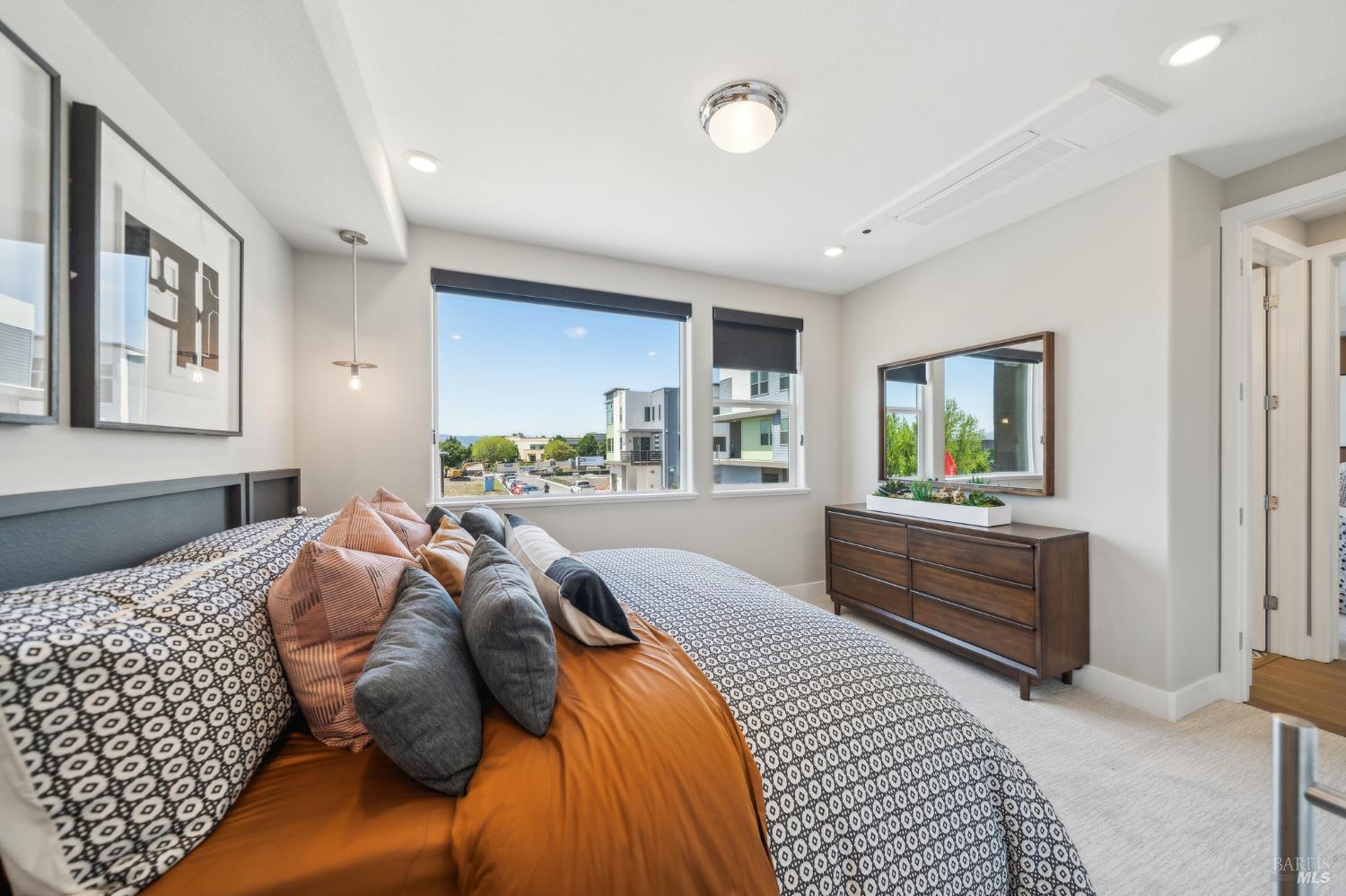 Detail Gallery Image 12 of 19 For 2906 Triad Pl, Livermore,  CA 94551 - 2 Beds | 2 Baths