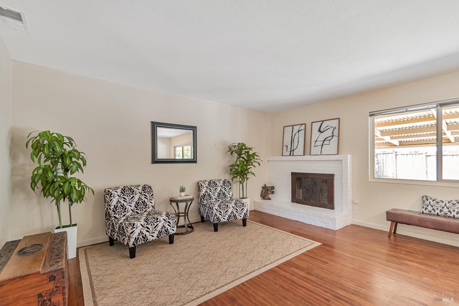 Detail Gallery Image 8 of 40 For 229 Arlen Dr, Rohnert Park,  CA 94928 - 4 Beds | 3 Baths