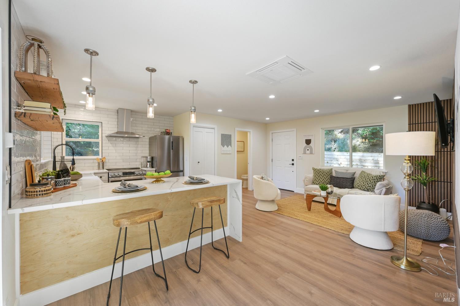 Detail Gallery Image 4 of 67 For 14150 Fern Rd, Guerneville,  CA 95446 - 3 Beds | 2/1 Baths